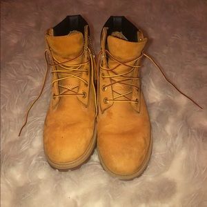 Timberland boots womens size 9.5/kids sized 7y